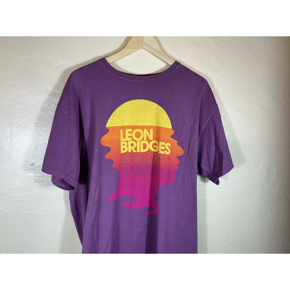 Leon Bridges Purple T Shirt Comfort Wash Large Men’s Tee Sunset Love
